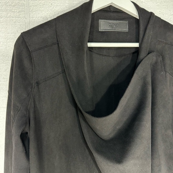 Blank NYC faux suede drape wrap front jacket black size S - Picture 3 of 11
